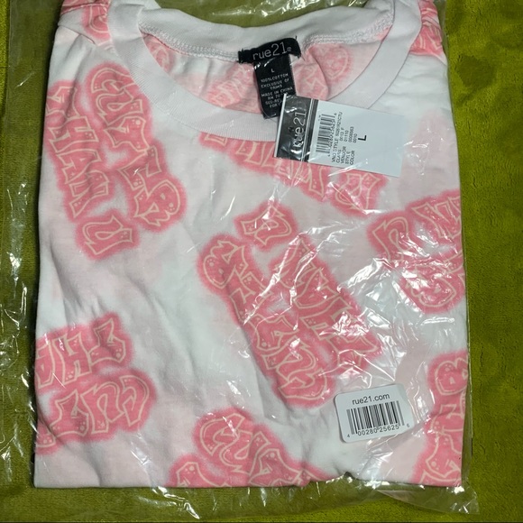 Rue21 logo T-shirt large. 💕 (3 for $30) - Picture 6 of 7